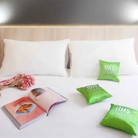 Ibis Styles Centre Cathedrale Отель 3*