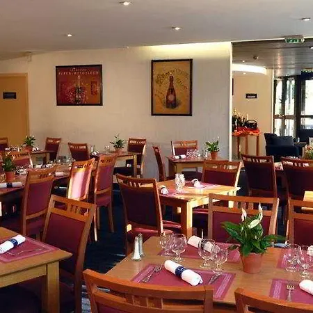 Ibis Styles Centre Hotel 3*